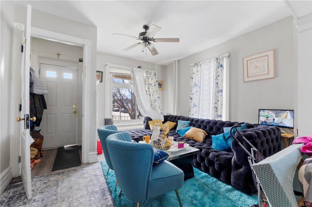 Allentown City, Pennsylvania 18102, United States, 6 Bedrooms Bedrooms, ,3 BathroomsBathrooms,Residential,Pending,84839