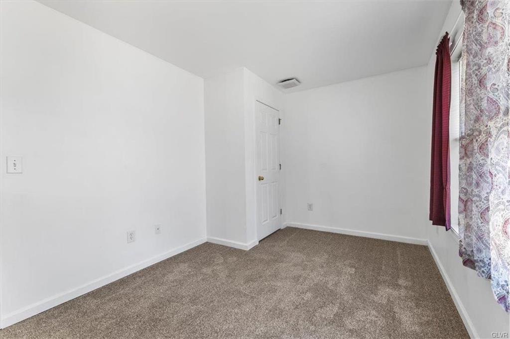 East Stroudsburg, Pennsylvania 18301, United States, 8 Bedrooms Bedrooms, ,4 BathroomsBathrooms,Residential,Active,81439