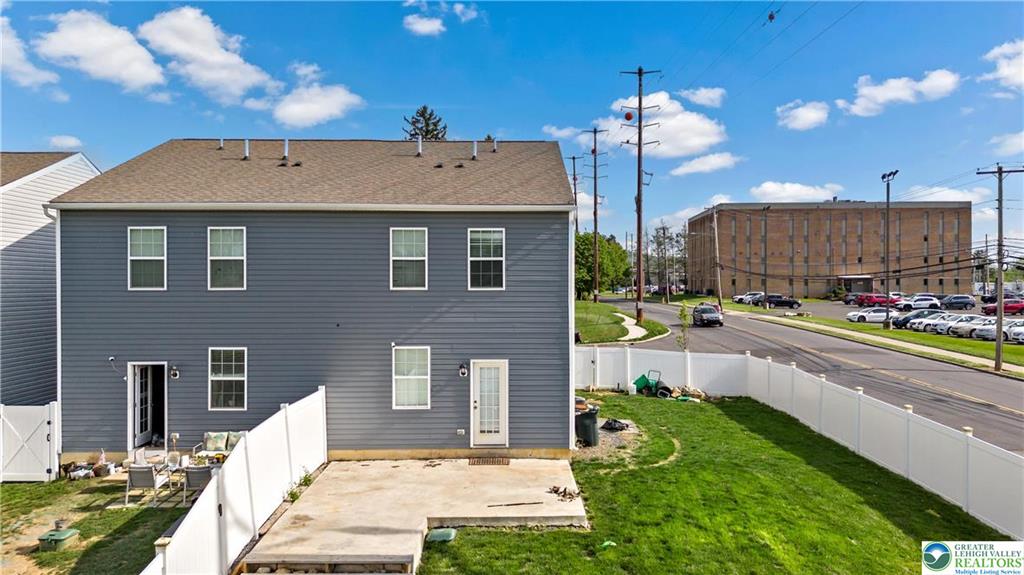 Allentown City, Pennsylvania 18103, United States, 3 Bedrooms Bedrooms, ,3 BathroomsBathrooms,Residential,Active,135128