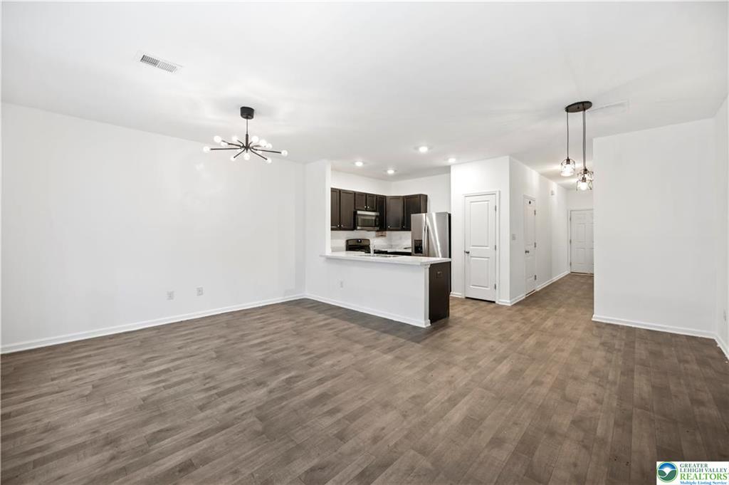 Allentown City, Pennsylvania 18103, United States, 3 Bedrooms Bedrooms, ,3 BathroomsBathrooms,Residential,Active,135128