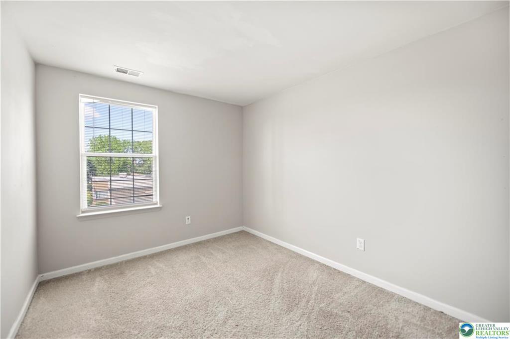 Allentown City, Pennsylvania 18103, United States, 3 Bedrooms Bedrooms, ,3 BathroomsBathrooms,Residential,Active,135128