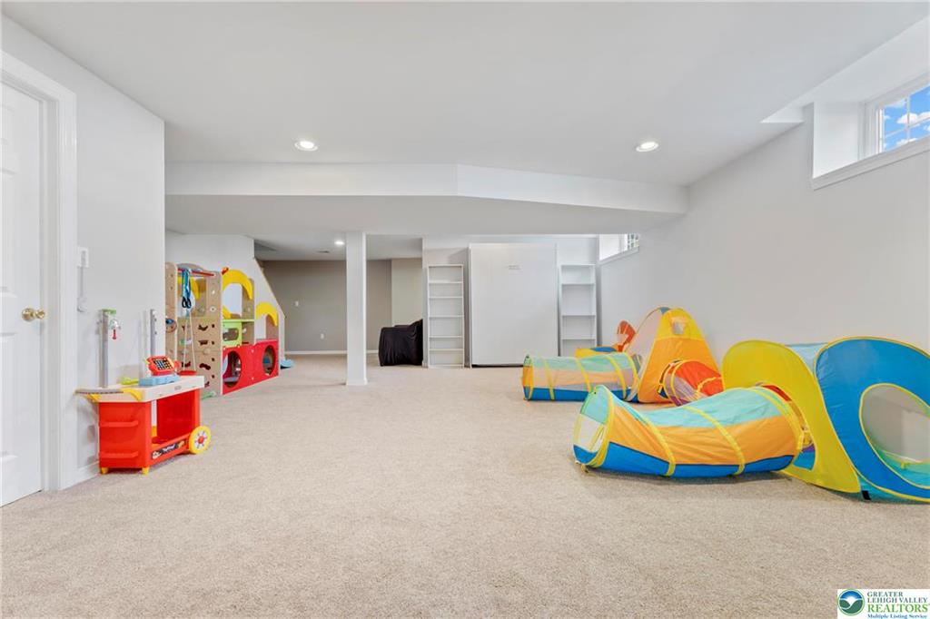 Upper Milford Twp, Pennsylvania 18049, United States, 4 Bedrooms Bedrooms, ,4 BathroomsBathrooms,Residential,Pending,115823