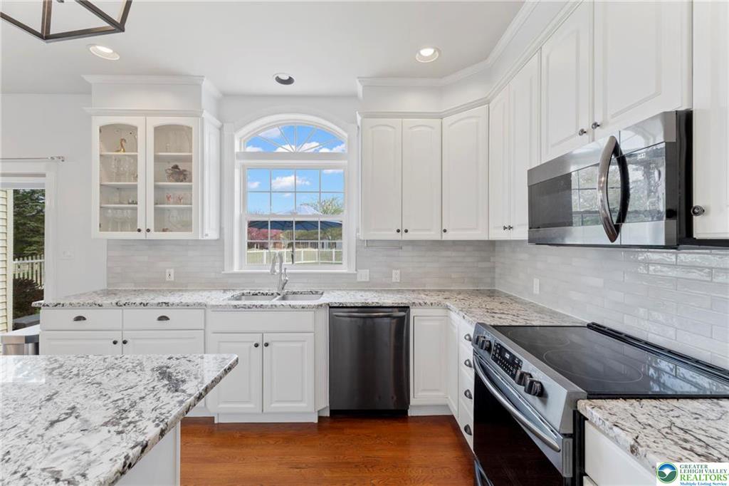 Upper Milford Twp, Pennsylvania 18049, United States, 4 Bedrooms Bedrooms, ,4 BathroomsBathrooms,Residential,Pending,115823