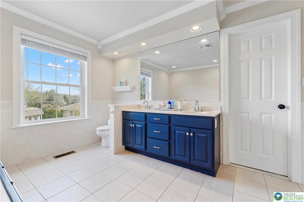 Upper Milford Twp, Pennsylvania 18049, United States, 4 Bedrooms Bedrooms, ,4 BathroomsBathrooms,Residential,Pending,115823