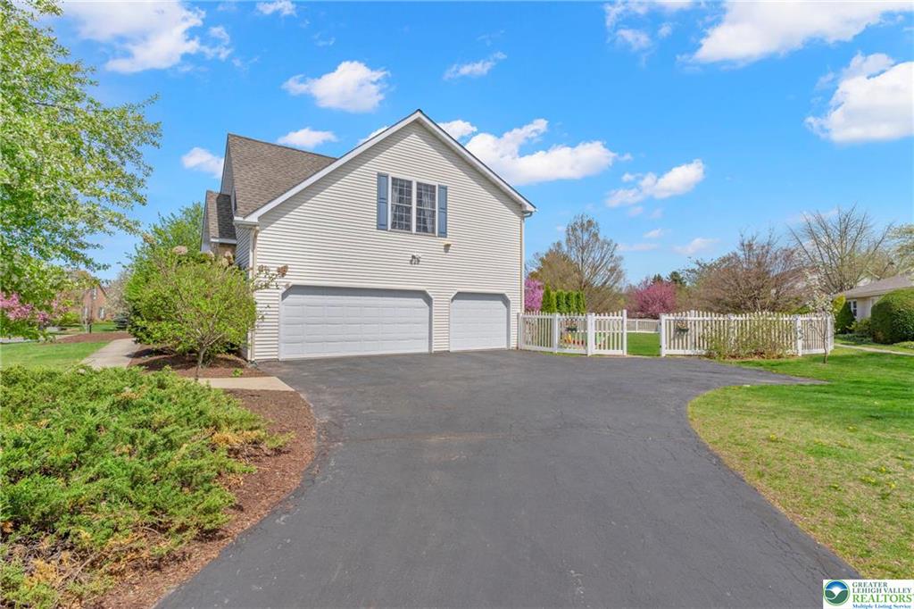 Upper Milford Twp, Pennsylvania 18049, United States, 4 Bedrooms Bedrooms, ,4 BathroomsBathrooms,Residential,Pending,115823