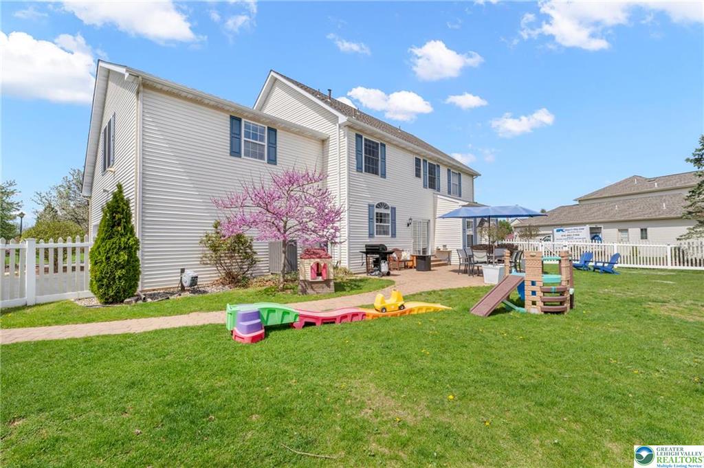 Upper Milford Twp, Pennsylvania 18049, United States, 4 Bedrooms Bedrooms, ,4 BathroomsBathrooms,Residential,Pending,115823