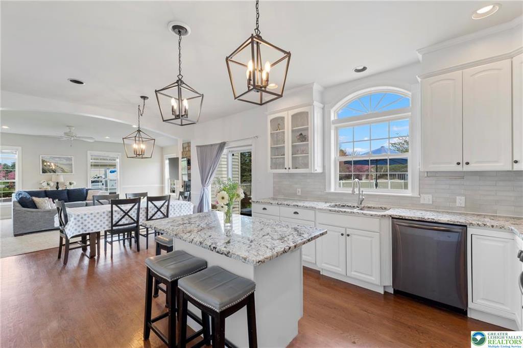 Upper Milford Twp, Pennsylvania 18049, United States, 4 Bedrooms Bedrooms, ,4 BathroomsBathrooms,Residential,Pending,115823