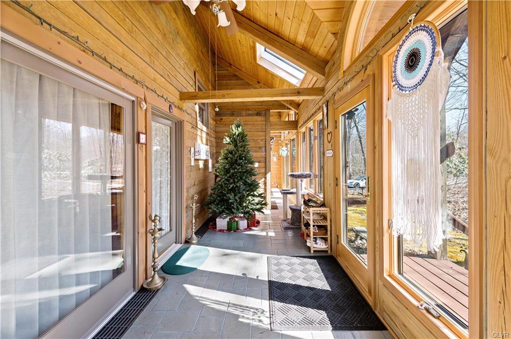 Wayne County, Pennsylvania 18428, United States, 4 Bedrooms Bedrooms, ,3 BathroomsBathrooms,Residential,Active,83485