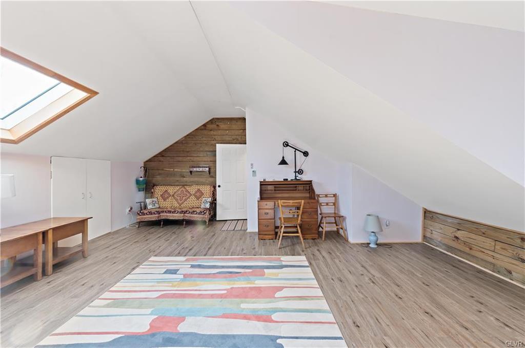 Wayne County, Pennsylvania 18428, United States, 4 Bedrooms Bedrooms, ,3 BathroomsBathrooms,Residential,Active,83485