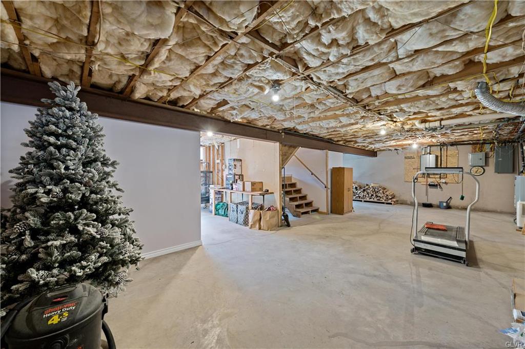 Wayne County, Pennsylvania 18428, United States, 4 Bedrooms Bedrooms, ,3 BathroomsBathrooms,Residential,Active,83485