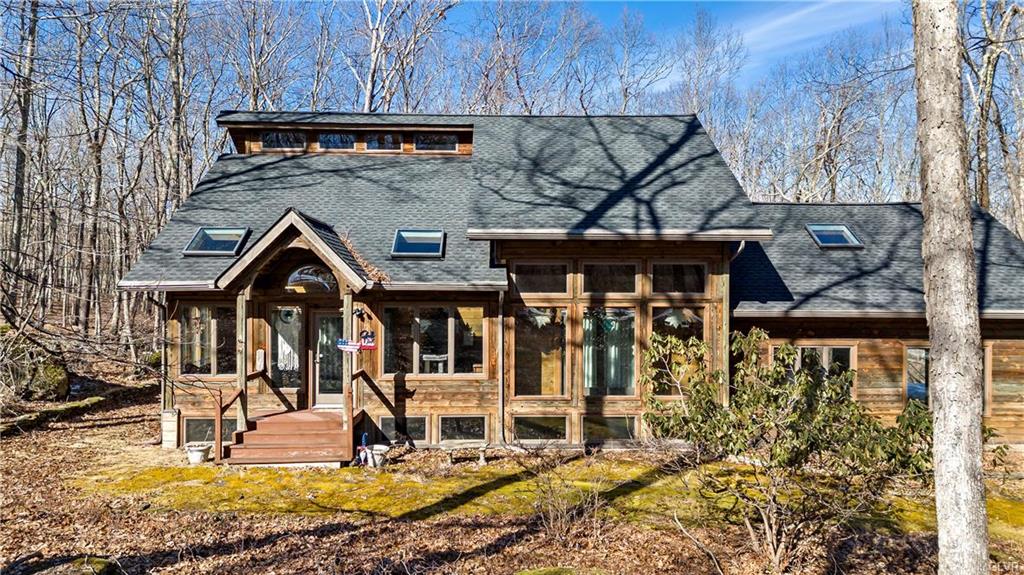 Wayne County, Pennsylvania 18428, United States, 4 Bedrooms Bedrooms, ,3 BathroomsBathrooms,Residential,Active,83485