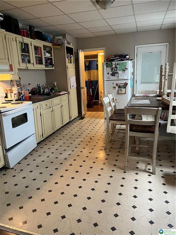 Tamaqua Borough, Pennsylvania 18252, United States, 5 Bedrooms Bedrooms, ,2 BathroomsBathrooms,Residential,Active,128636