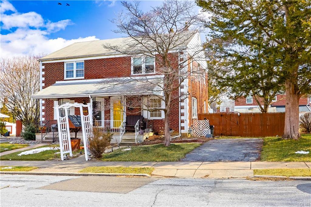 Allentown City, Pennsylvania 18103, United States, 3 Bedrooms Bedrooms, ,2 BathroomsBathrooms,Residential,Pending,76798