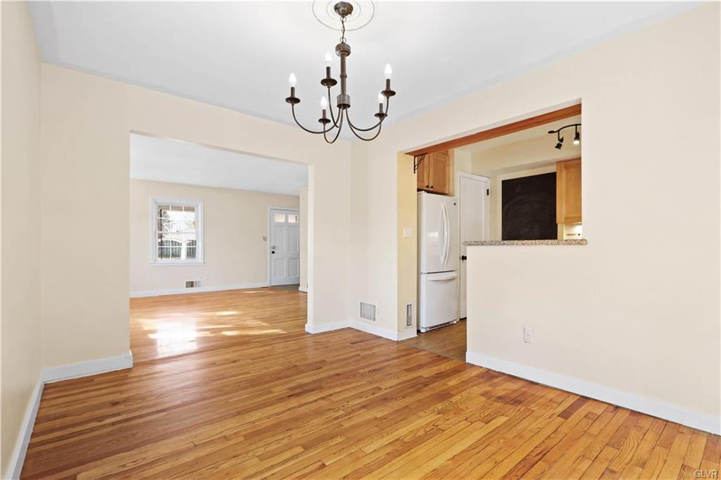 Allentown City, Pennsylvania 18103, United States, 3 Bedrooms Bedrooms, ,2 BathroomsBathrooms,Residential,Pending,76798