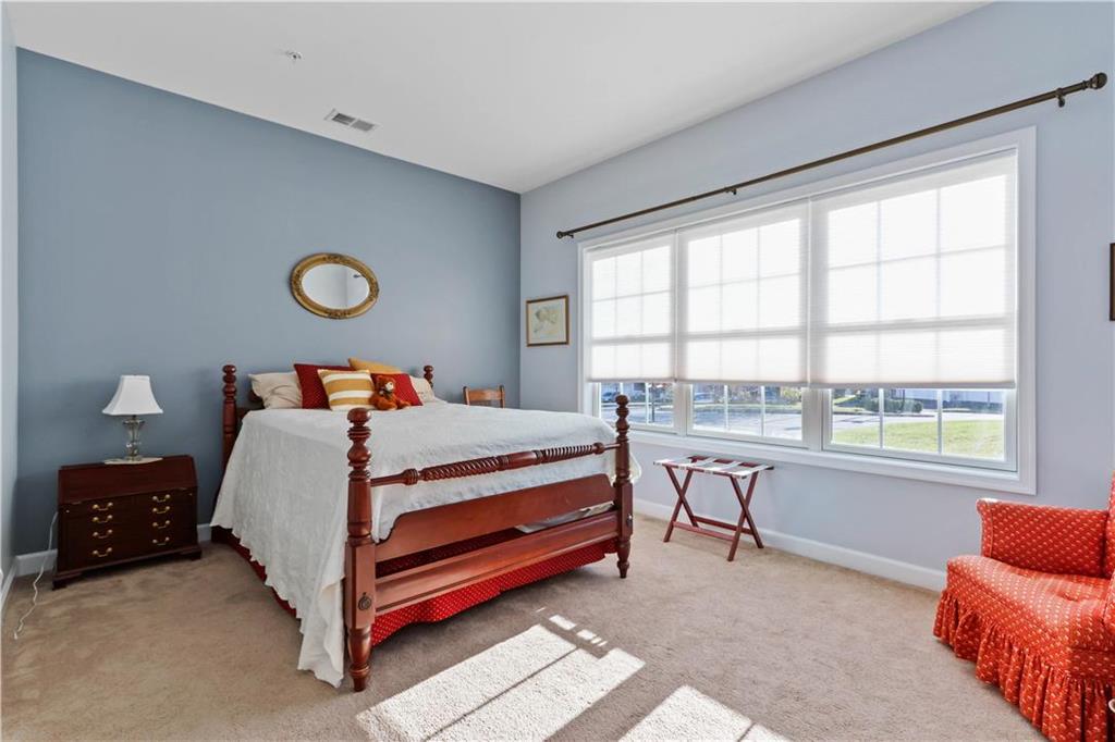 Whitehall Twp, Pennsylvania 18052, United States, 2 Bedrooms Bedrooms, ,2 BathroomsBathrooms,Residential,Pending,29693