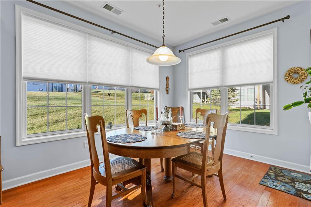 Whitehall Twp, Pennsylvania 18052, United States, 2 Bedrooms Bedrooms, ,2 BathroomsBathrooms,Residential,Pending,29693