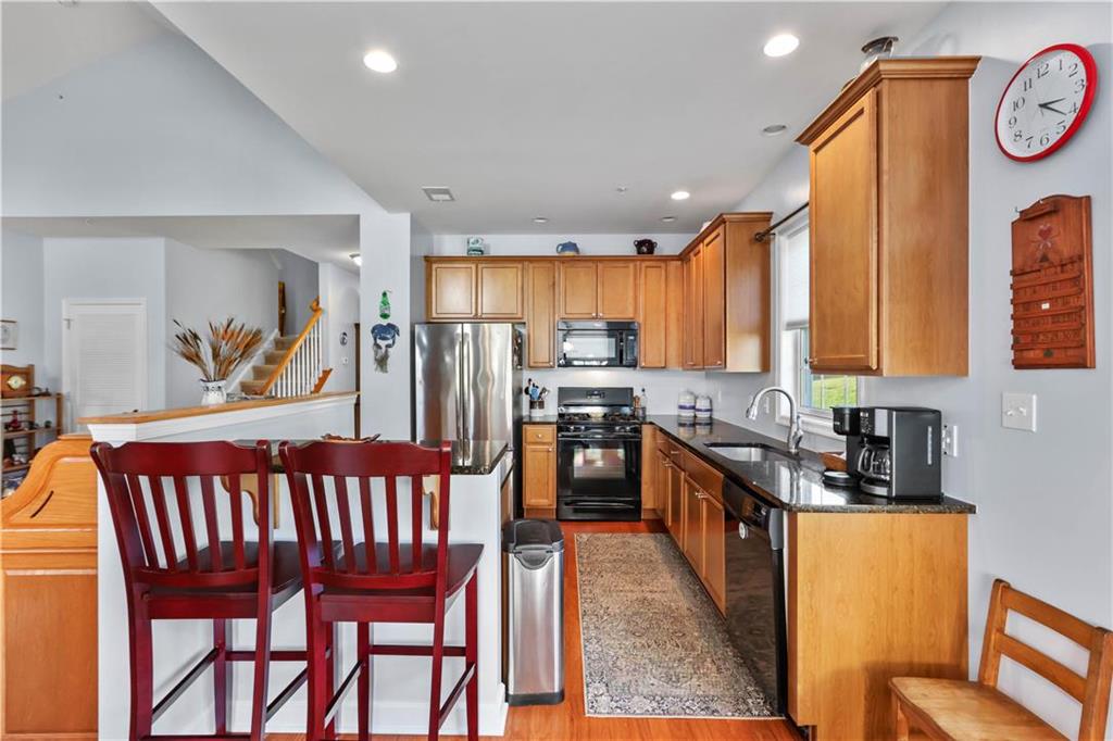 Whitehall Twp, Pennsylvania 18052, United States, 2 Bedrooms Bedrooms, ,2 BathroomsBathrooms,Residential,Pending,29693