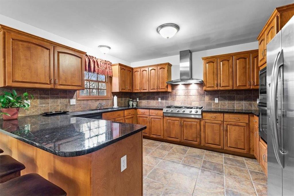 Pike County, Pennsylvania 18324, United States, 4 Bedrooms Bedrooms, ,4 BathroomsBathrooms,Residential,Pending,27973