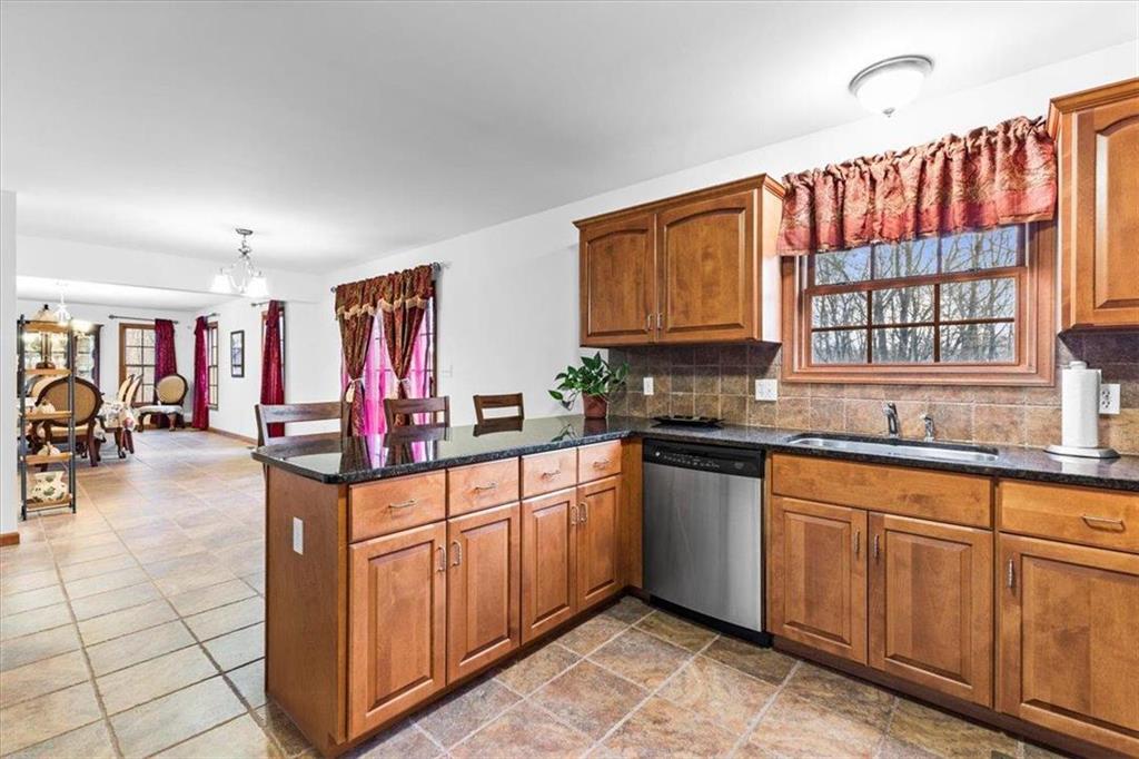 Pike County, Pennsylvania 18324, United States, 4 Bedrooms Bedrooms, ,4 BathroomsBathrooms,Residential,Pending,27973