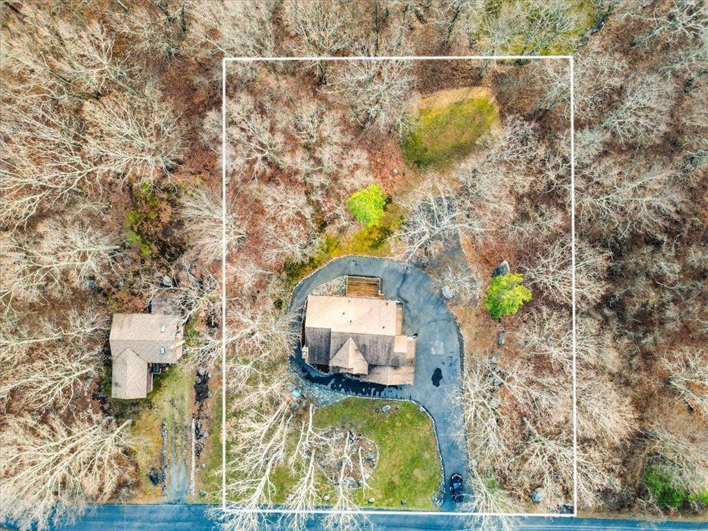 Pike County, Pennsylvania 18324, United States, 4 Bedrooms Bedrooms, ,4 BathroomsBathrooms,Residential,Pending,27973