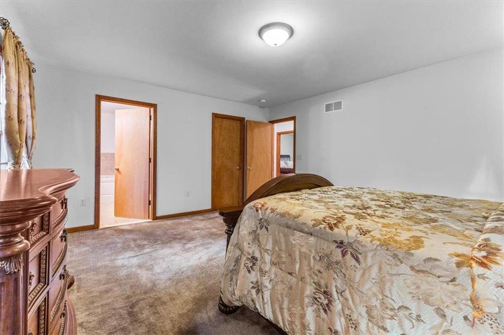 Pike County, Pennsylvania 18324, United States, 4 Bedrooms Bedrooms, ,4 BathroomsBathrooms,Residential,Pending,27973