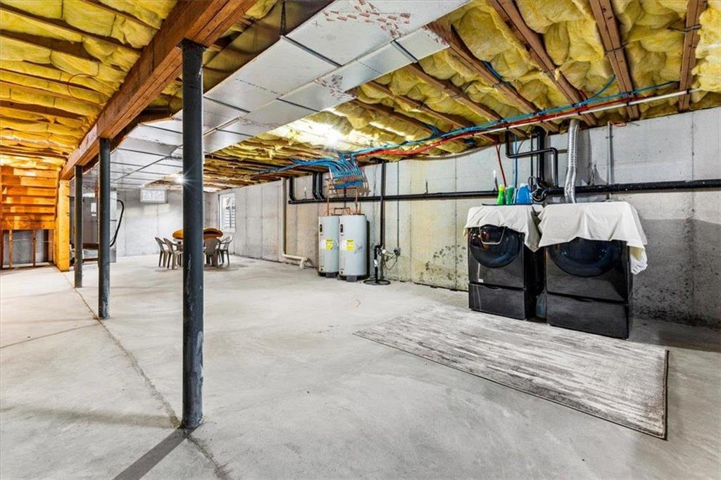 Pike County, Pennsylvania 18324, United States, 4 Bedrooms Bedrooms, ,4 BathroomsBathrooms,Residential,Pending,27973