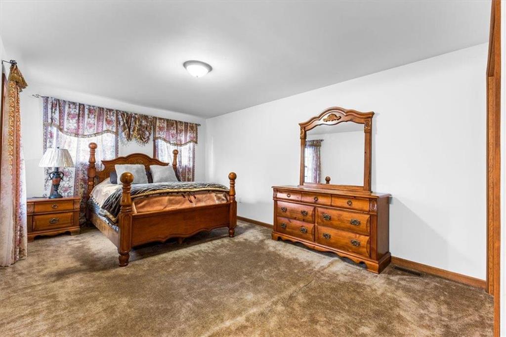 Pike County, Pennsylvania 18324, United States, 4 Bedrooms Bedrooms, ,4 BathroomsBathrooms,Residential,Pending,27973