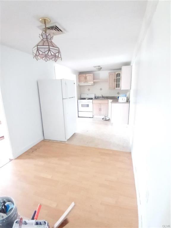 Green Lane Boro, Pennsylvania 18054, United States, 4 Bedrooms Bedrooms, ,3 BathroomsBathrooms,Residential,Active,37798