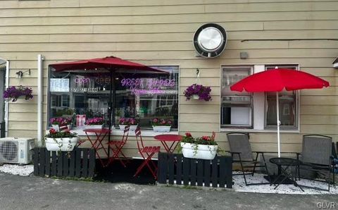 Photo of 837 Monroe Street, Stroud Twp, PA 18360 (MLS # 754938) Photo of 837 Monroe Street, Stroud Twp, PA 18360 (MLS # 754938)