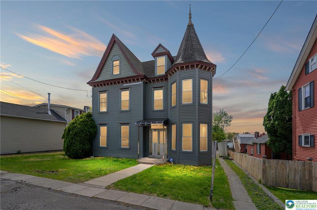 Upper Macungie Twp, Pennsylvania 18051, United States, 4 Bedrooms Bedrooms, ,2 BathroomsBathrooms,Residential,Active,120696