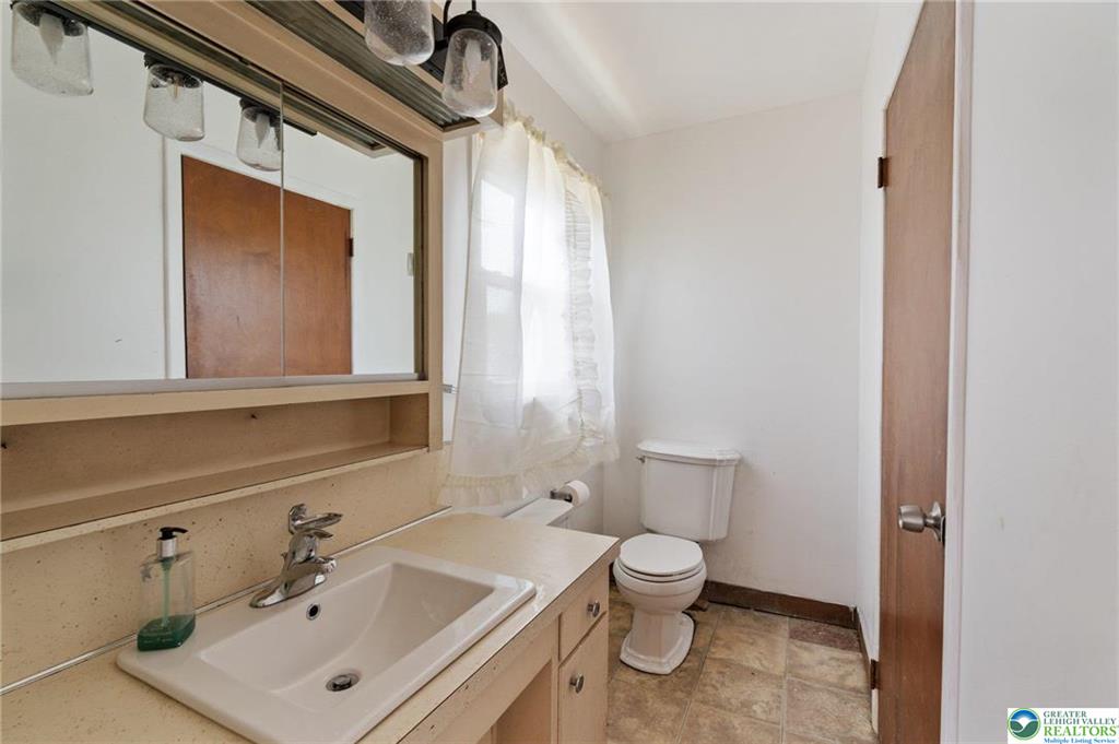 Upper Macungie Twp, Pennsylvania 18051, United States, 4 Bedrooms Bedrooms, ,2 BathroomsBathrooms,Residential,Active,120696