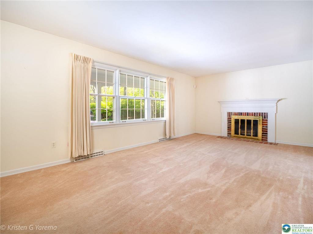 Lower Macungie Twp, Pennsylvania 18103, United States, 5 Bedrooms Bedrooms, ,3 BathroomsBathrooms,Residential,Active,124456