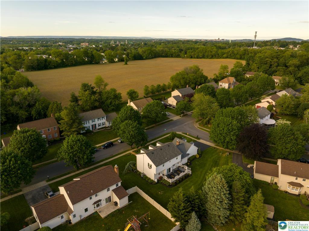 Lower Macungie Twp, Pennsylvania 18106, United States, 4 Bedrooms Bedrooms, ,3 BathroomsBathrooms,Residential,Pending,136634