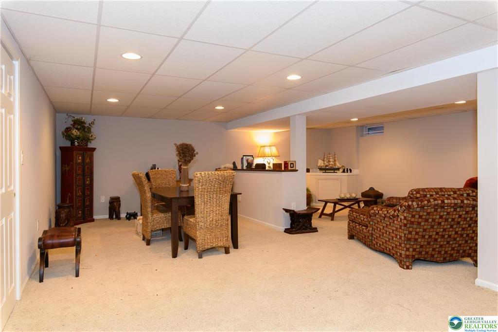 Lower Macungie Twp, Pennsylvania 18106, United States, 4 Bedrooms Bedrooms, ,3 BathroomsBathrooms,Residential,Pending,136634