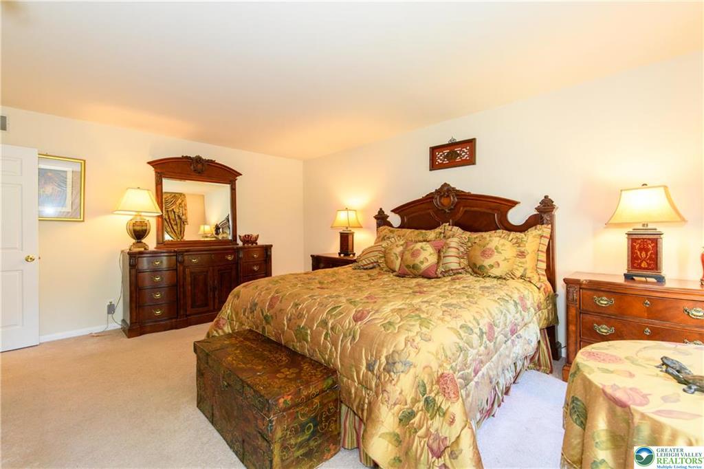 Lower Macungie Twp, Pennsylvania 18106, United States, 4 Bedrooms Bedrooms, ,3 BathroomsBathrooms,Residential,Pending,136634