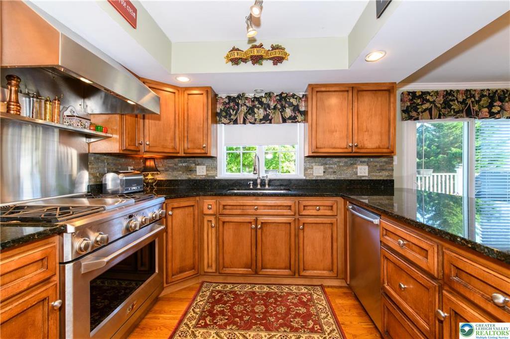 Lower Macungie Twp, Pennsylvania 18106, United States, 4 Bedrooms Bedrooms, ,3 BathroomsBathrooms,Residential,Pending,136634