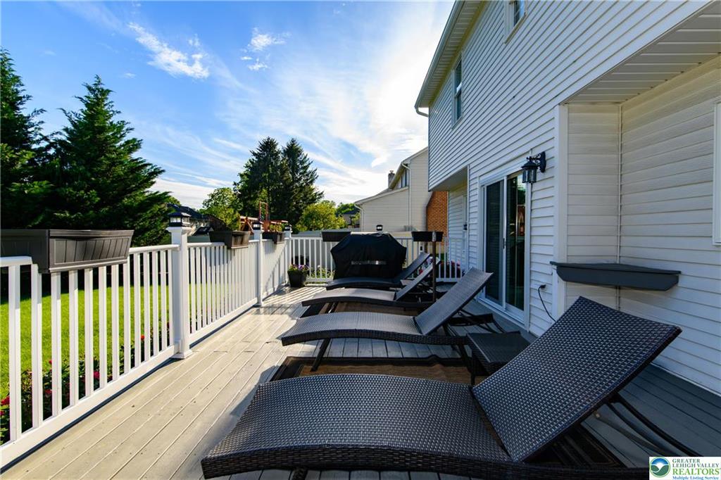 Lower Macungie Twp, Pennsylvania 18106, United States, 4 Bedrooms Bedrooms, ,3 BathroomsBathrooms,Residential,Pending,136634