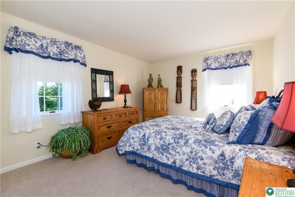 Lower Macungie Twp, Pennsylvania 18106, United States, 4 Bedrooms Bedrooms, ,3 BathroomsBathrooms,Residential,Pending,136634