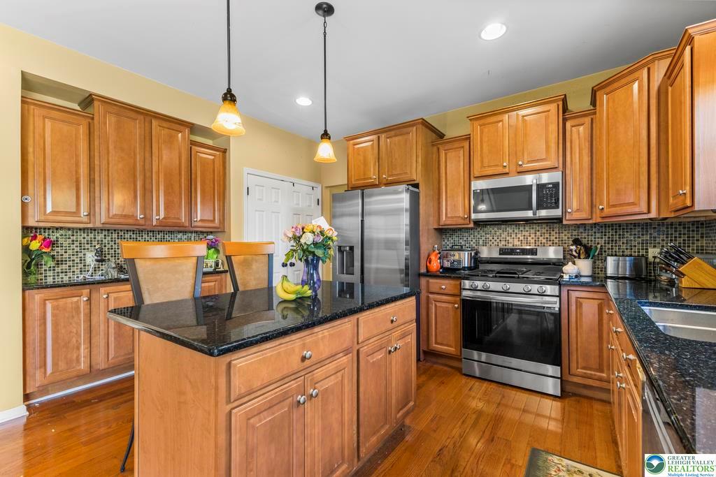 Eldred Twp, Pennsylvania 18058, United States, 4 Bedrooms Bedrooms, ,3 BathroomsBathrooms,Residential,Active,138319