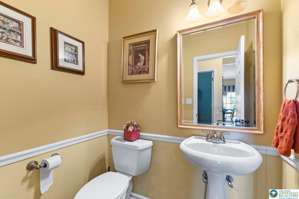 Eldred Twp, Pennsylvania 18058, United States, 4 Bedrooms Bedrooms, ,3 BathroomsBathrooms,Residential,Active,138319