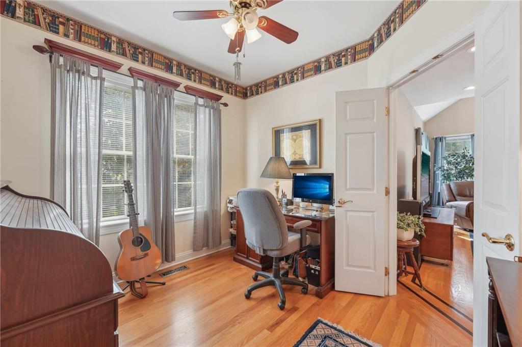 Allentown City, Pennsylvania 18104, United States, 4 Bedrooms Bedrooms, ,3 BathroomsBathrooms,Residential,Pending,19233