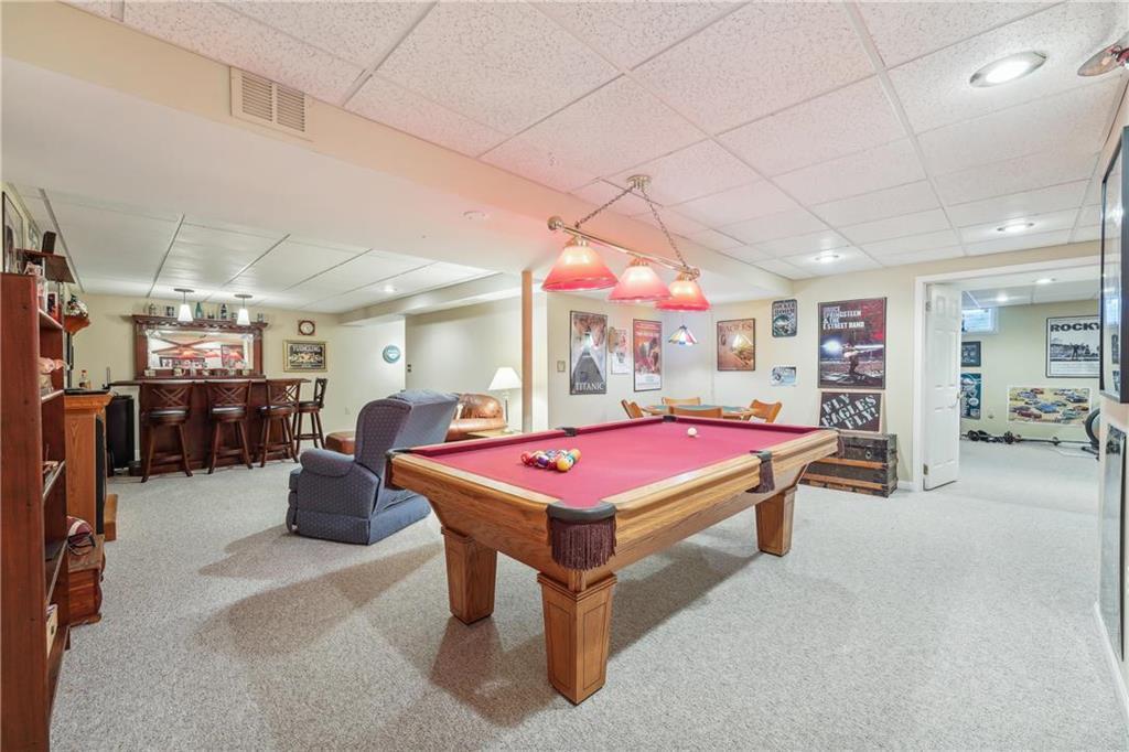 Allentown City, Pennsylvania 18104, United States, 4 Bedrooms Bedrooms, ,3 BathroomsBathrooms,Residential,Pending,19233