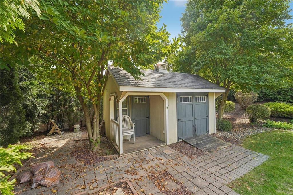 Allentown City, Pennsylvania 18104, United States, 4 Bedrooms Bedrooms, ,3 BathroomsBathrooms,Residential,Pending,19233