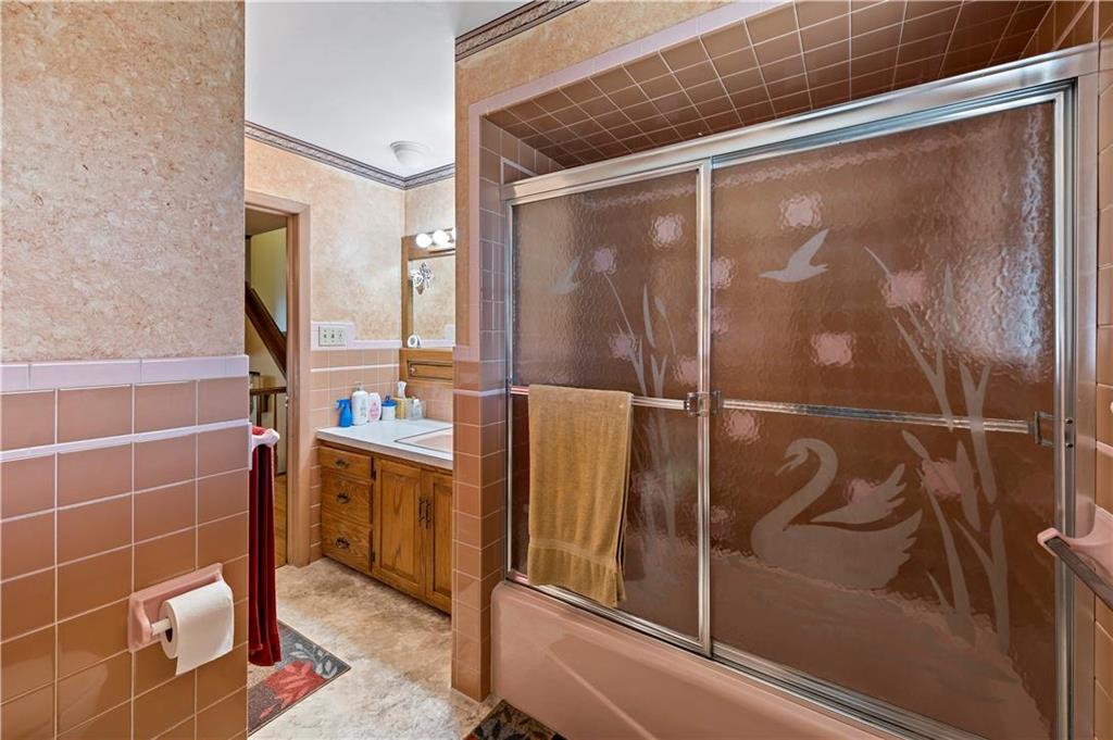 Luzerne County, Pennsylvania 18202, United States, 4 Bedrooms Bedrooms, ,2 BathroomsBathrooms,Residential,Pending,6150