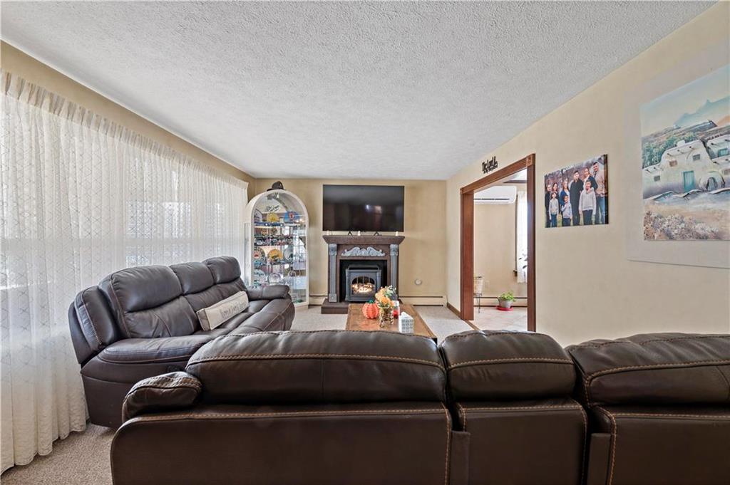 Luzerne County, Pennsylvania 18202, United States, 4 Bedrooms Bedrooms, ,2 BathroomsBathrooms,Residential,Pending,6150