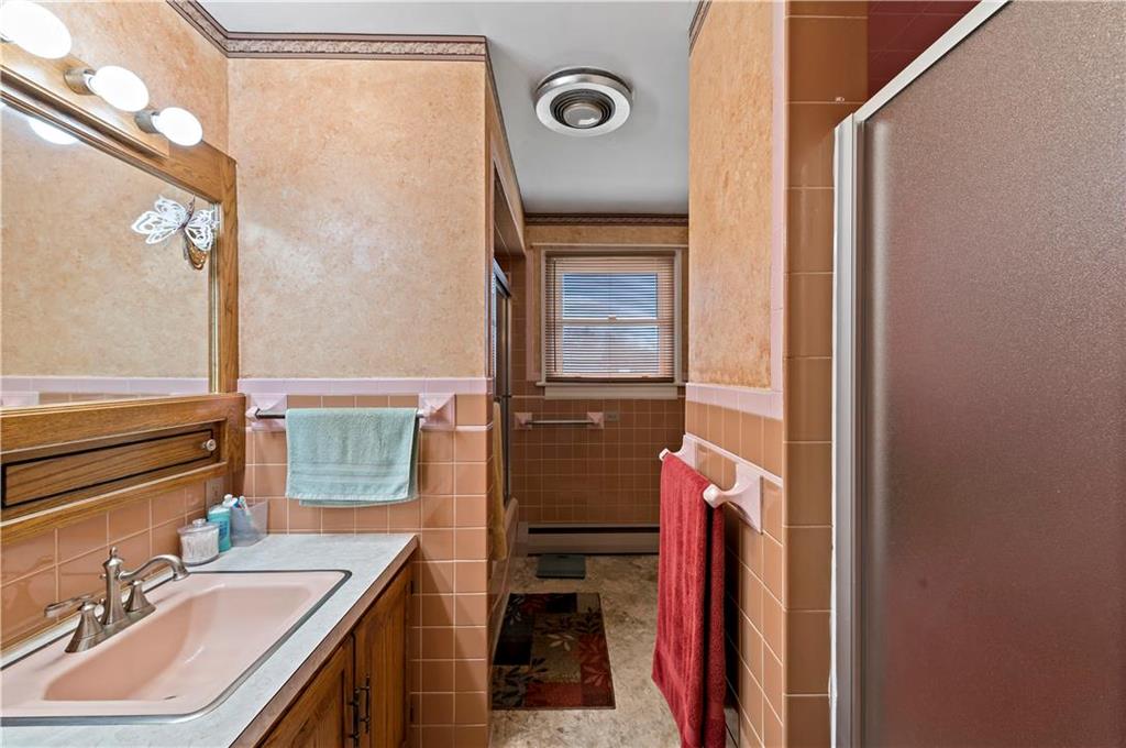 Luzerne County, Pennsylvania 18202, United States, 4 Bedrooms Bedrooms, ,2 BathroomsBathrooms,Residential,Pending,6150