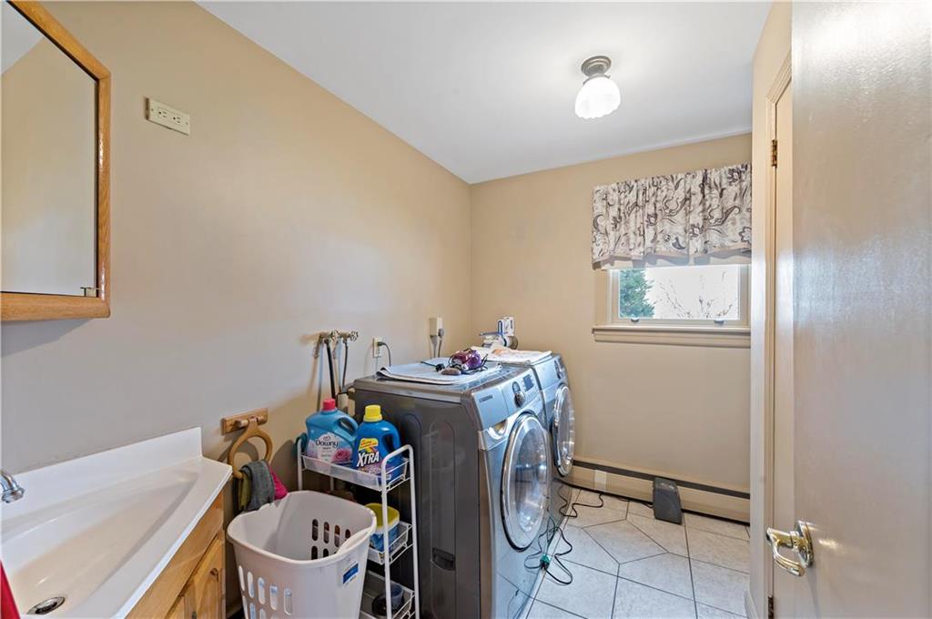 Luzerne County, Pennsylvania 18202, United States, 4 Bedrooms Bedrooms, ,2 BathroomsBathrooms,Residential,Pending,6150