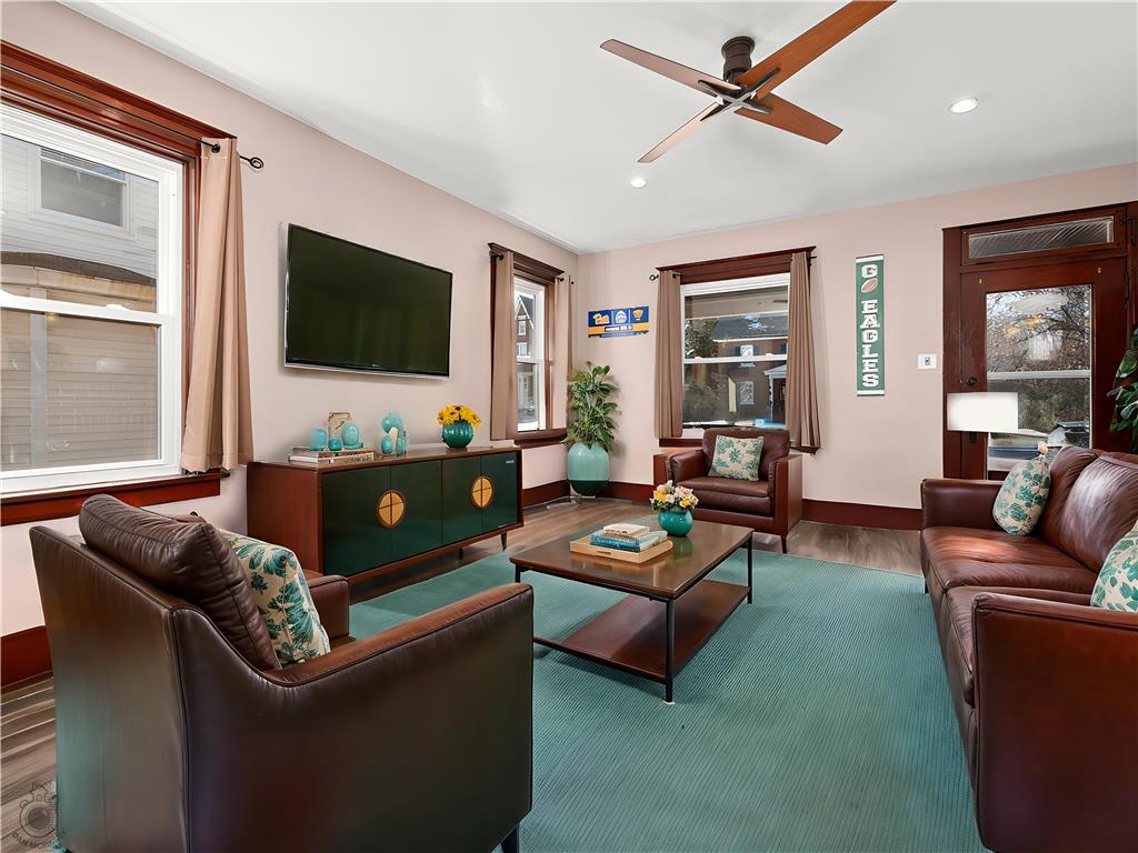 Quakertown Boro, Pennsylvania 18951, United States, 3 Bedrooms Bedrooms, ,2 BathroomsBathrooms,Residential,Pending,6445