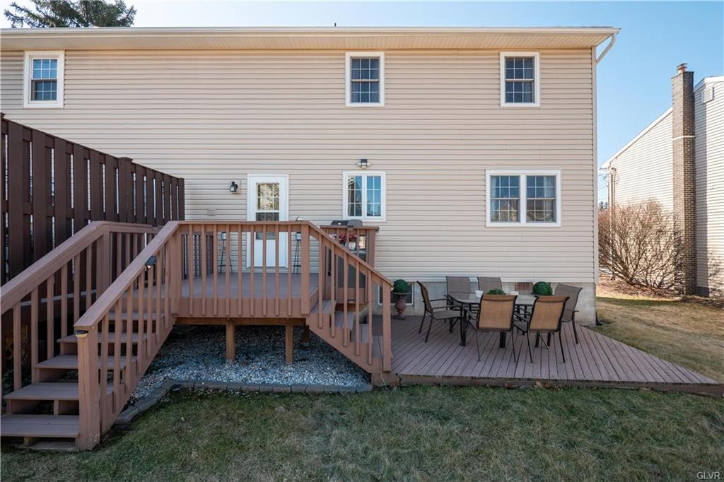 Coopersburg Borough, Pennsylvania 18036, United States, 3 Bedrooms Bedrooms, ,2 BathroomsBathrooms,Residential,Pending,91484