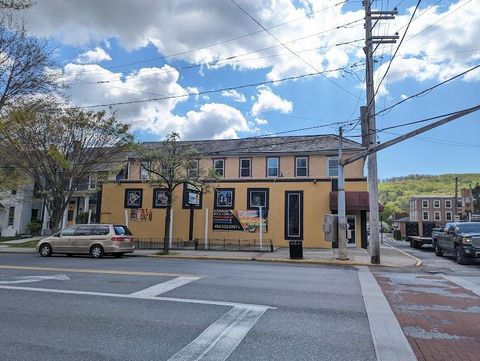 Photo of 198 Main Street, Emmaus Boro, PA 18049 (MLS # 750742) Photo of 198 Main Street, Emmaus Boro, PA 18049 (MLS # 750742)